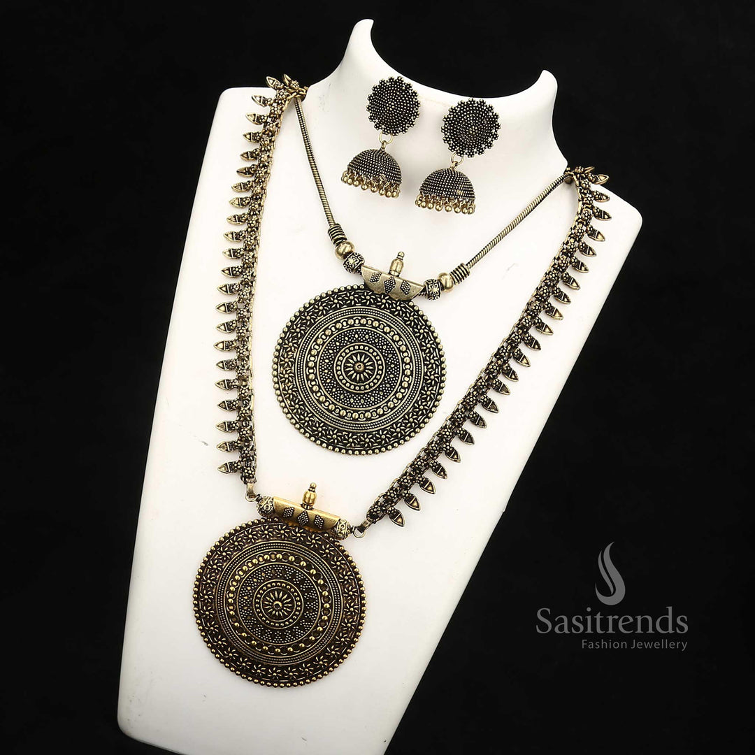 Royal Antique Gold Niranjana Haram Set with Pendant and Nayanthara Jhumkas—a traditional classic jewellery set tailored for saree looks and festive attire – Sasitrends