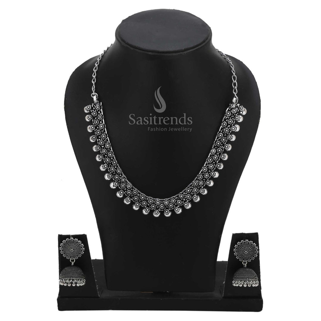 Treasures Chintaka oxidised silver necklace set adorned with traditional bead cluster accents and classic jhumkas for timeless festive fashion – Sasitrends