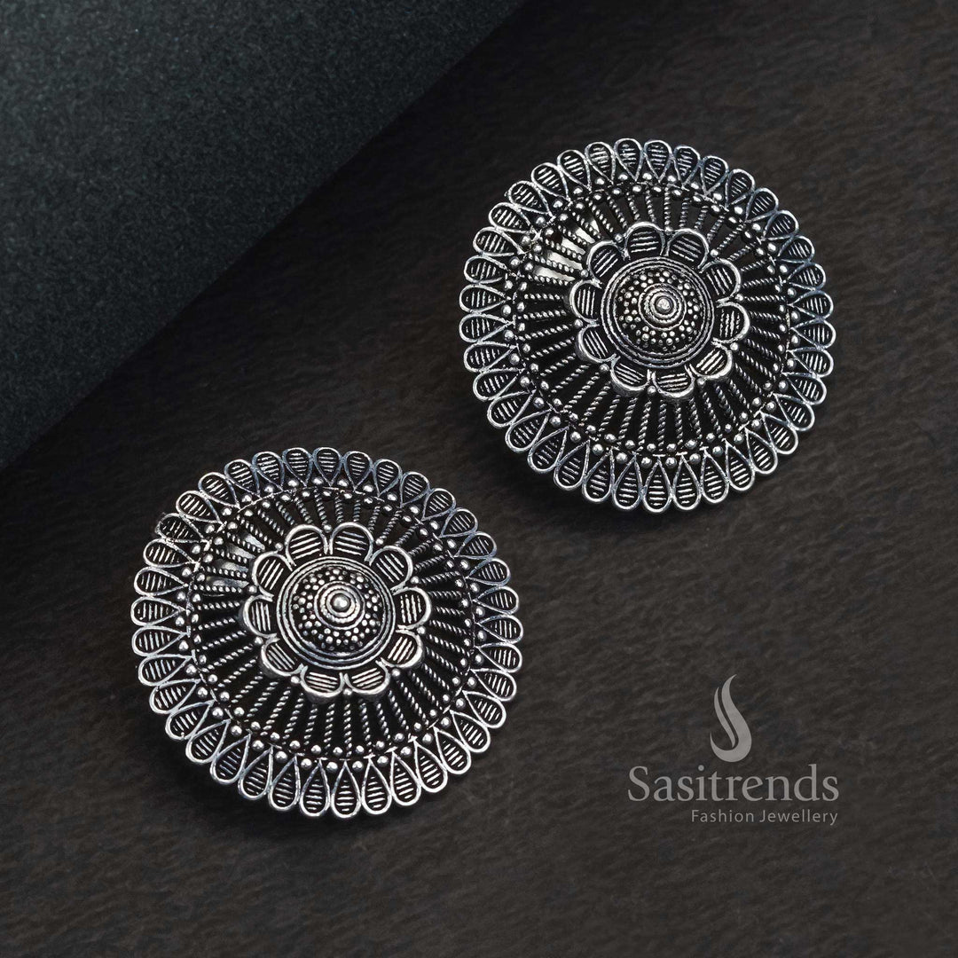 Cultural elegance defined in this oxidised Kanta choker combo earrings jewellery set, featuring traditional metal work and a perfect jhumka pair for girls – Sasitrends
