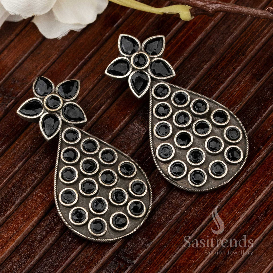 Bold black gemstone oxidised silver earrings in pear shape with retro handcrafted detailing and edgy vintage look – perfect for statement jewellery lovers – Sasitrends