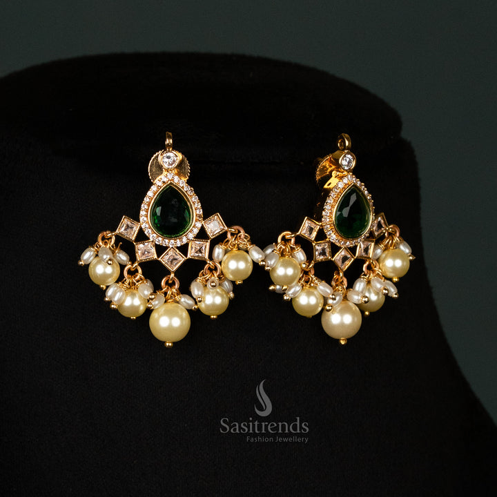 Micro Gold Plated Traditional Necklace with Teardrop Green Pendant and Pearls – Sasitrends