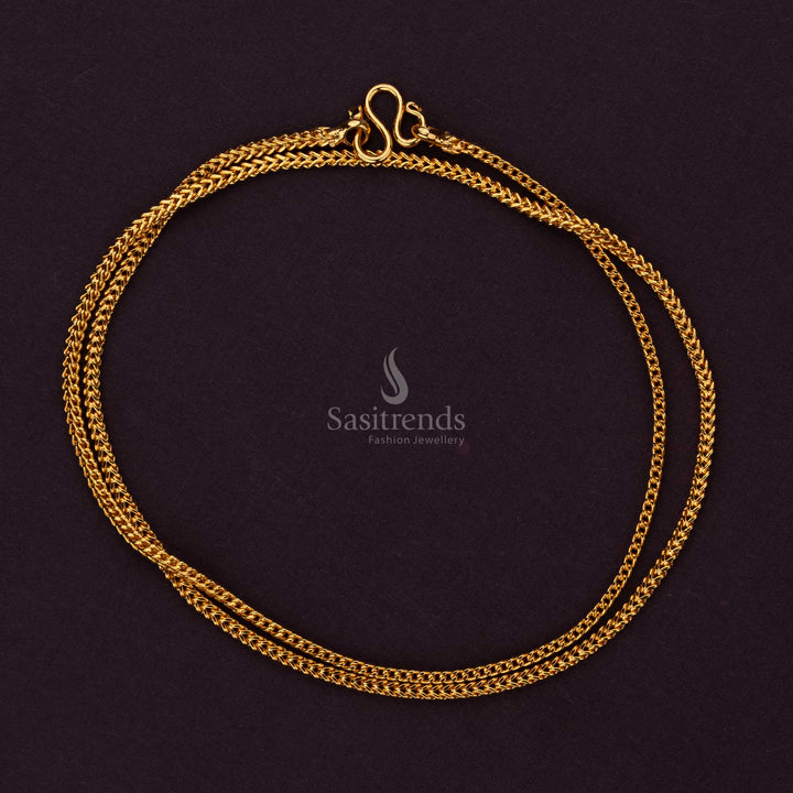 Stunning Look Micro Gold Plated Sleek Curb Link Chain with Classic Detailing For Saree Wear - Sasitrends