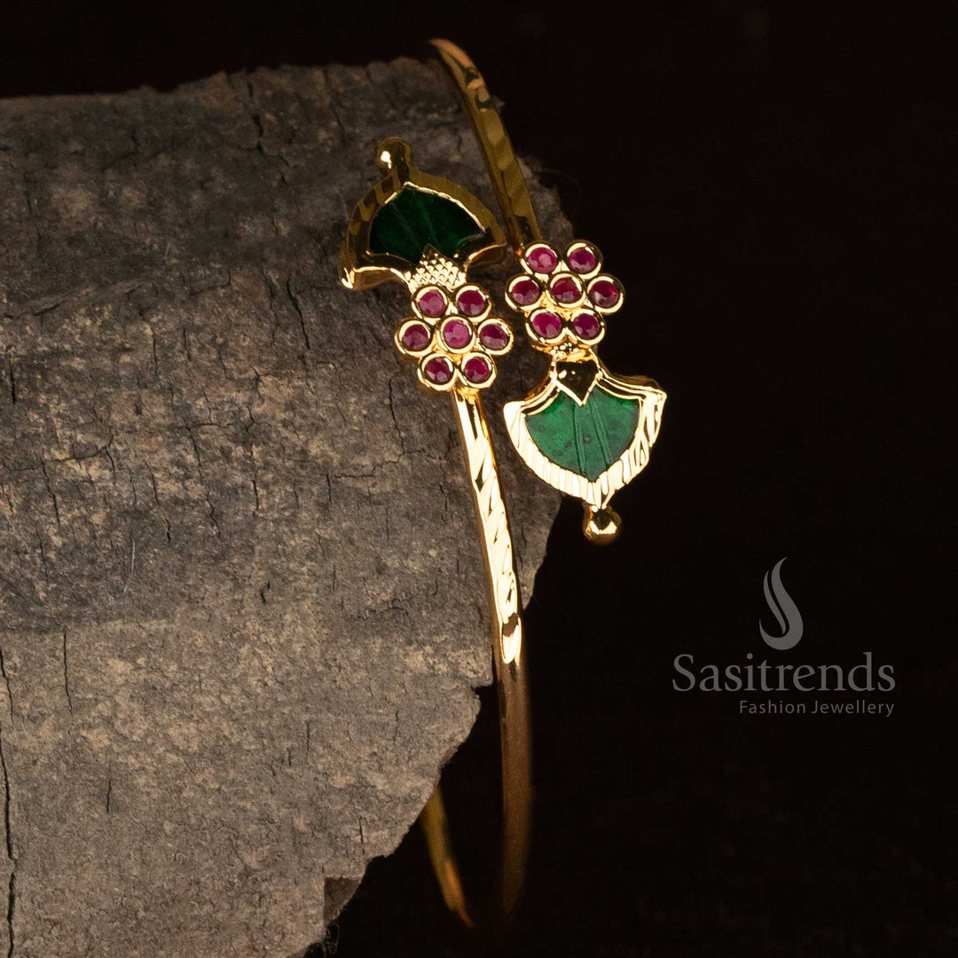 Charming brass Palakka bracelet with traditional micro gold plating and real gold inspired design for a sophisticated jewellery touch - Sasitrends