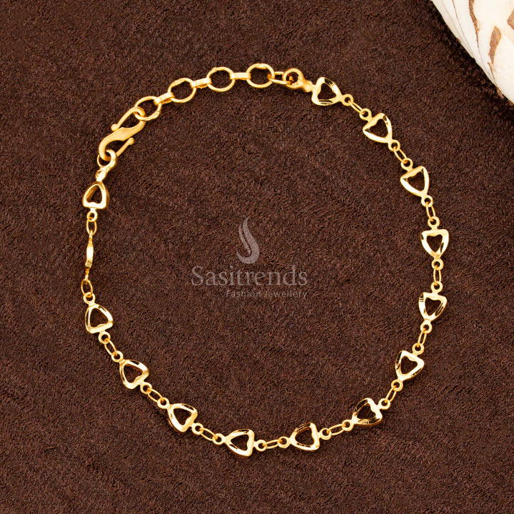 A luxurious bracelet with a floating heart charm, crafted in exquisite gold plating for timeless elegance - Sasitrends