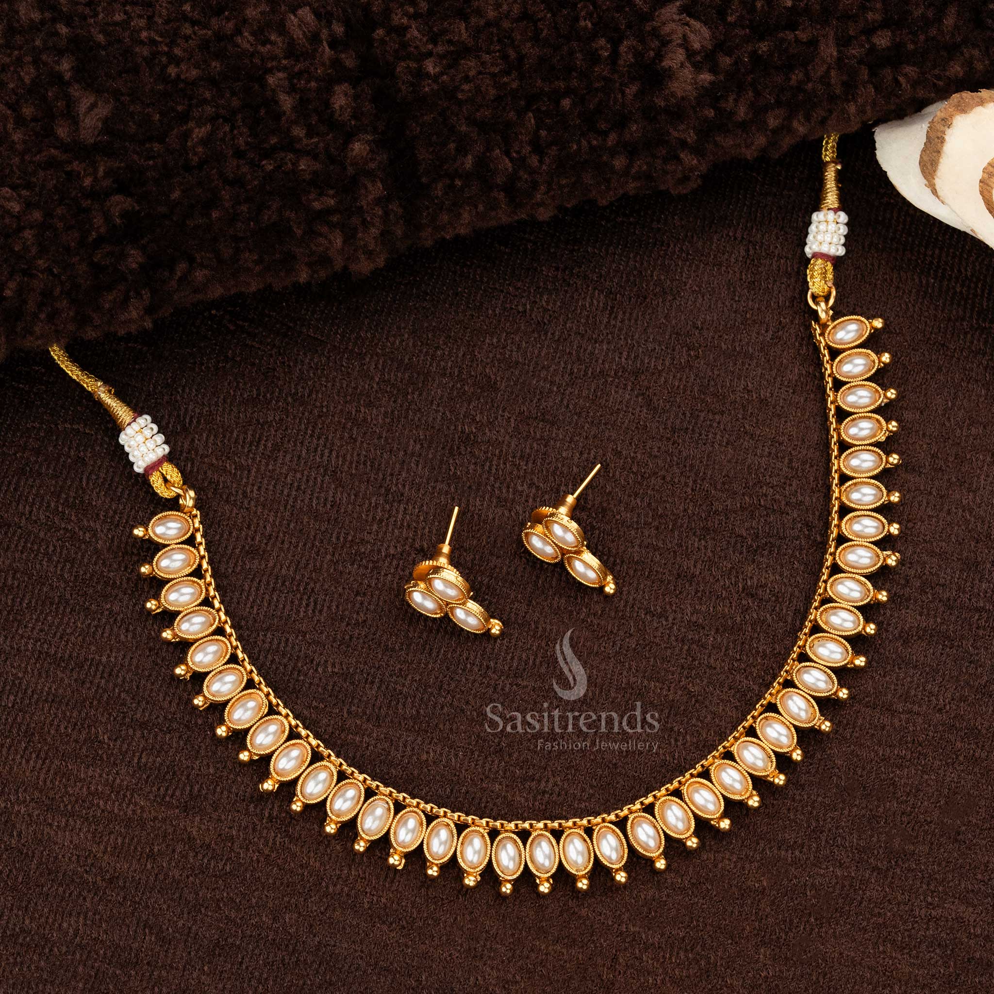 Classic Matte Gold-Plated Necklace Set with Oval Stones - Sasitrends