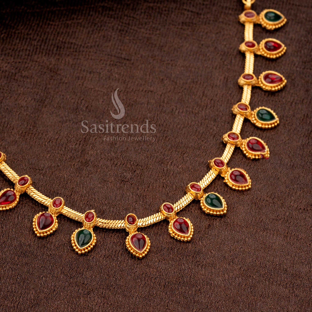 Traditional ruby-green drop-motif temple necklace in a classic style - Sasitrends