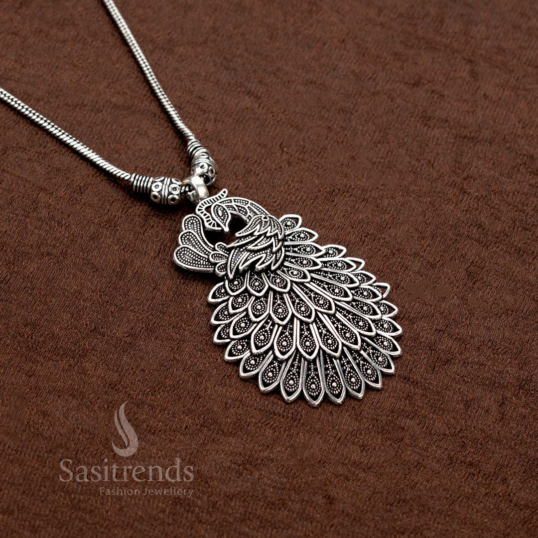 Oxidised silver peacock pendant necklace with layered feathers – Sasitrends
