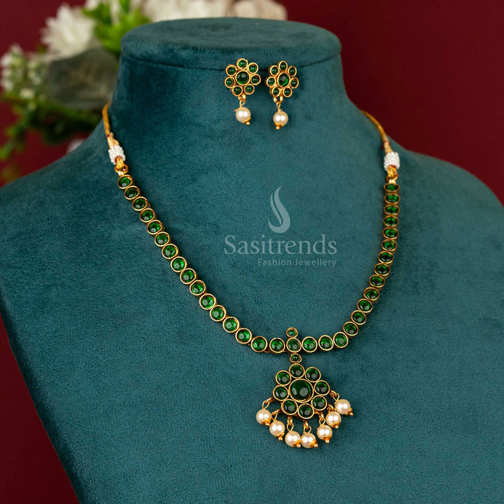 Deep green stone temple necklace in matte gold with pearl highlights – ethnic jewellery for traditional celebrations – sasitrends