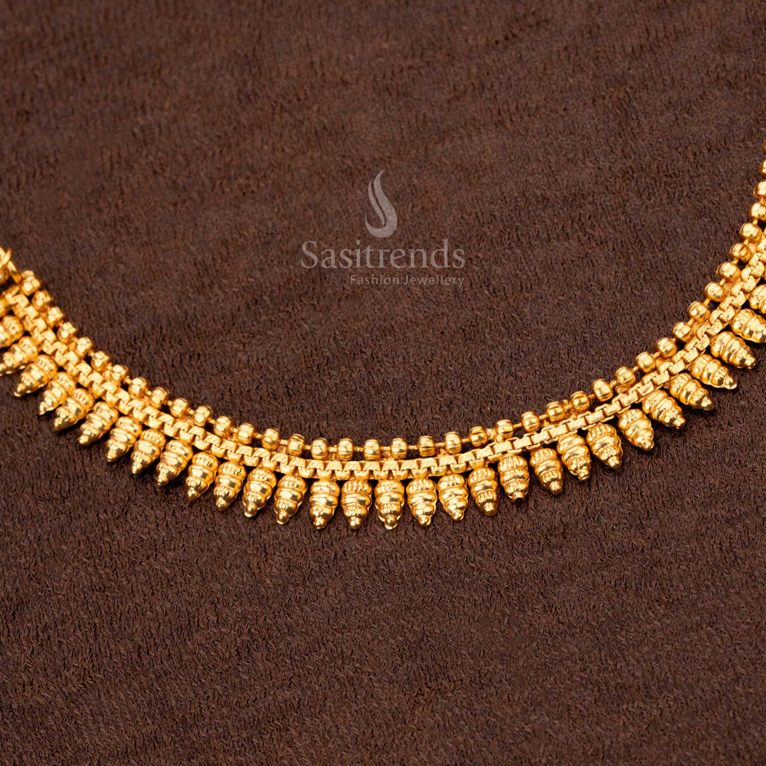 Elegant traditional necklace set with intricate gold-plated detailing - Sasitrends