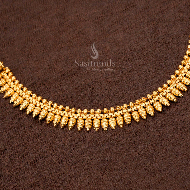 Elegant traditional necklace set with intricate gold-plated detailing - Sasitrends