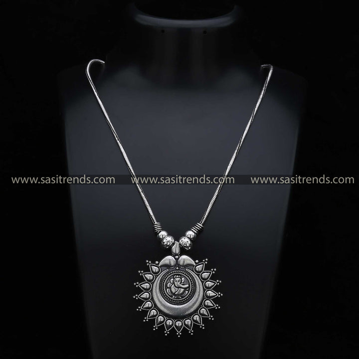 Traditional Ganesha Motif on Oxidised Jewellery Necklace  - Sasitrends