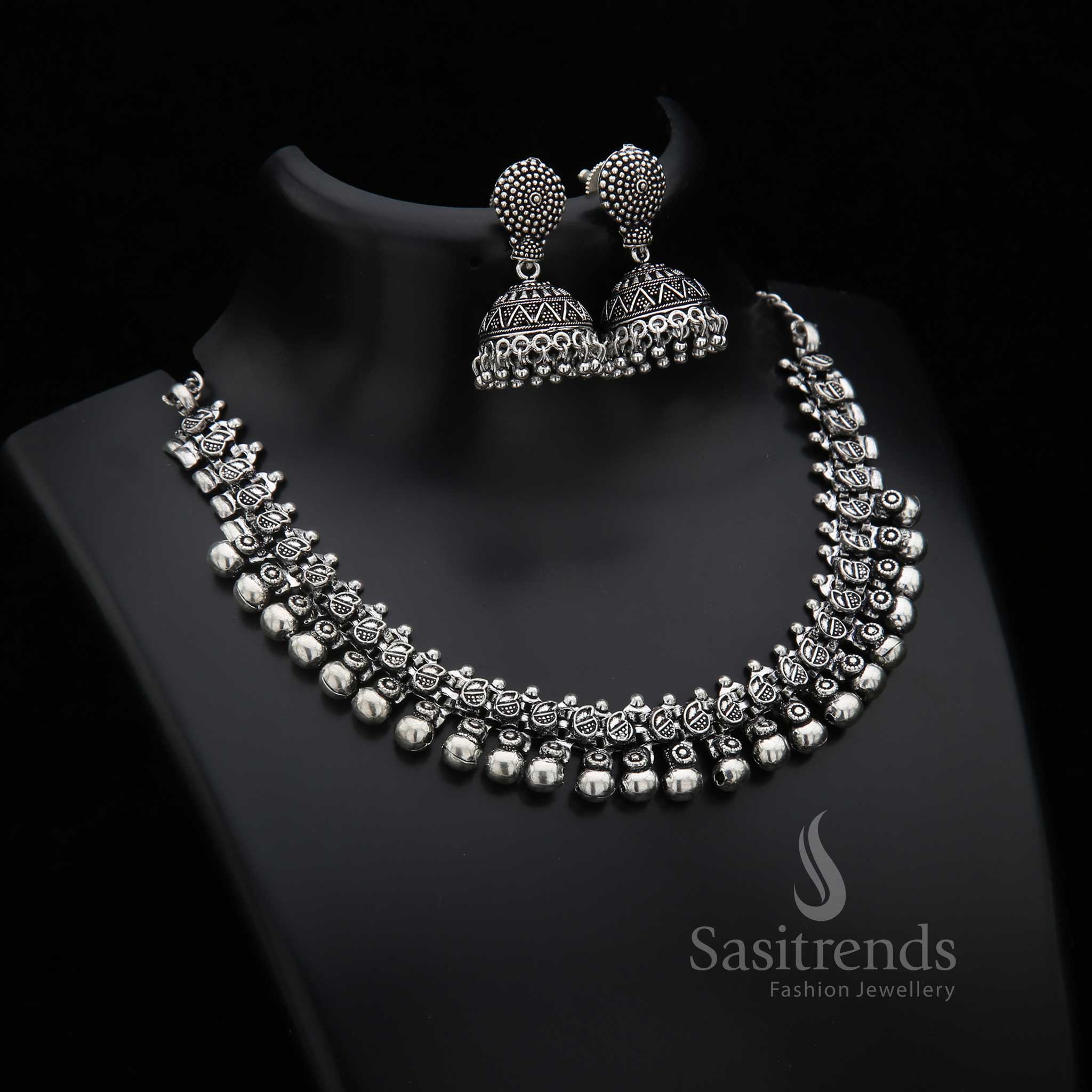 Stylish Taralini Oxidised Silver Ball Necklace With Jhumka Earrings, Antique Finish Tribal Jewellery Set Perfect For Women’s Navaratri And Festive Outfits – Sasitrends