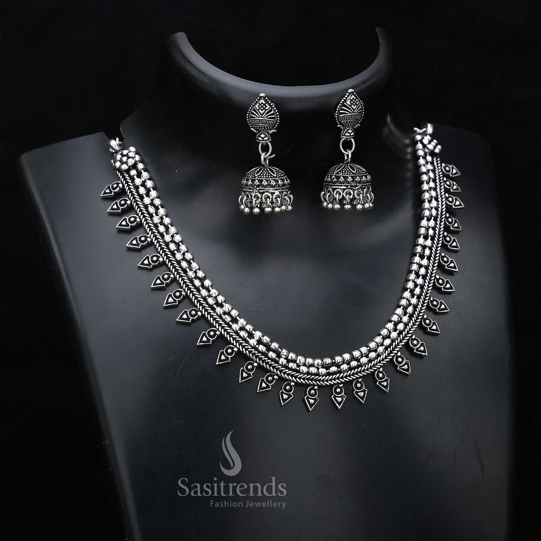 Elegant Oxidised Silver Leaf Pattern Jewellery Set with antique finish showcasing vintage charm, designed for traditional wear and cultural celebrations – Sasitrends