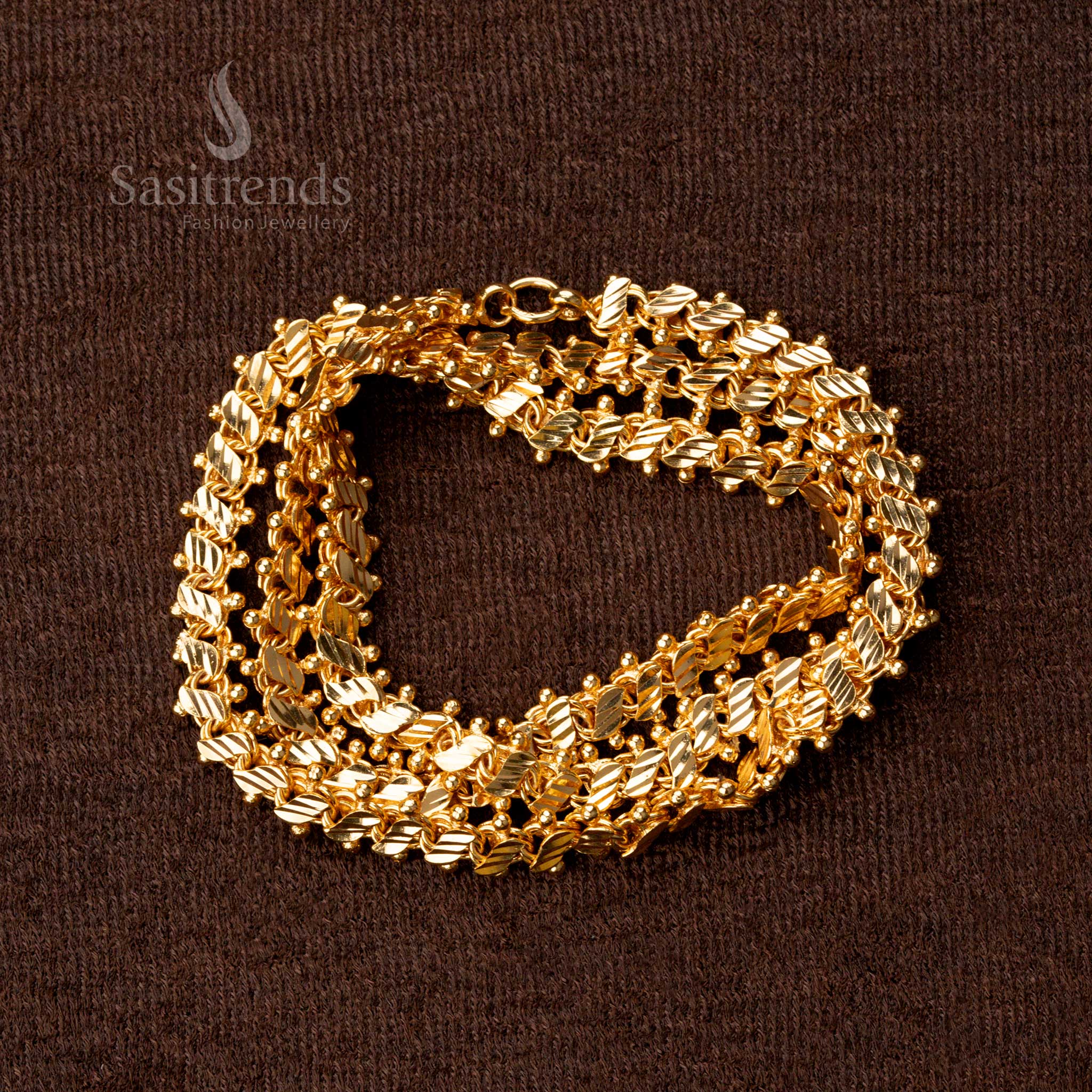 Stylish Gold Plated Arumbu Necklace – A heritage-inspired jewellery masterpiece for a regal look - Sasitrends