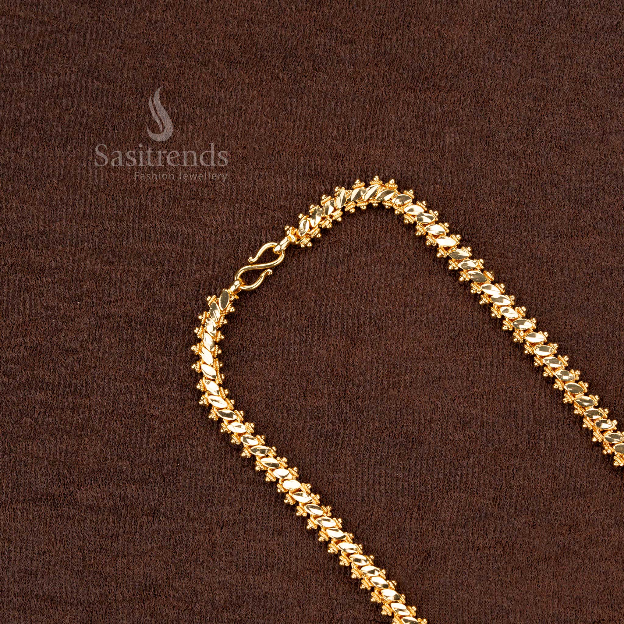Micro gold plated Gajiri chain featuring elegant 2-sided structured interlock pattern, look like real gold - Sasitrends