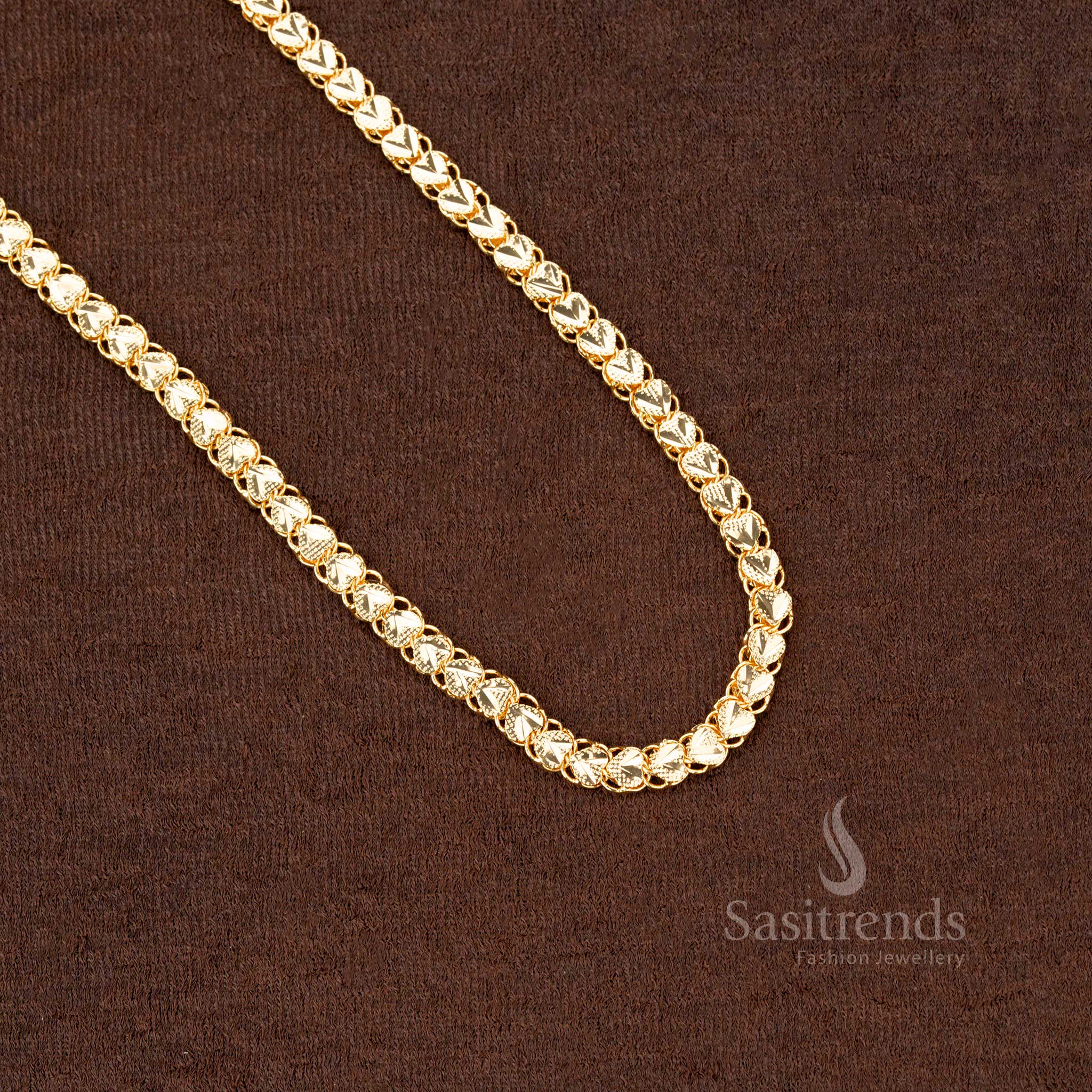 Premium 24 Carat Micro Gold Plated Heart Shape Chain – Traditional Jewellery That Looks Like Real Gold with a Durable and Elegant Finish - Sasitrends
