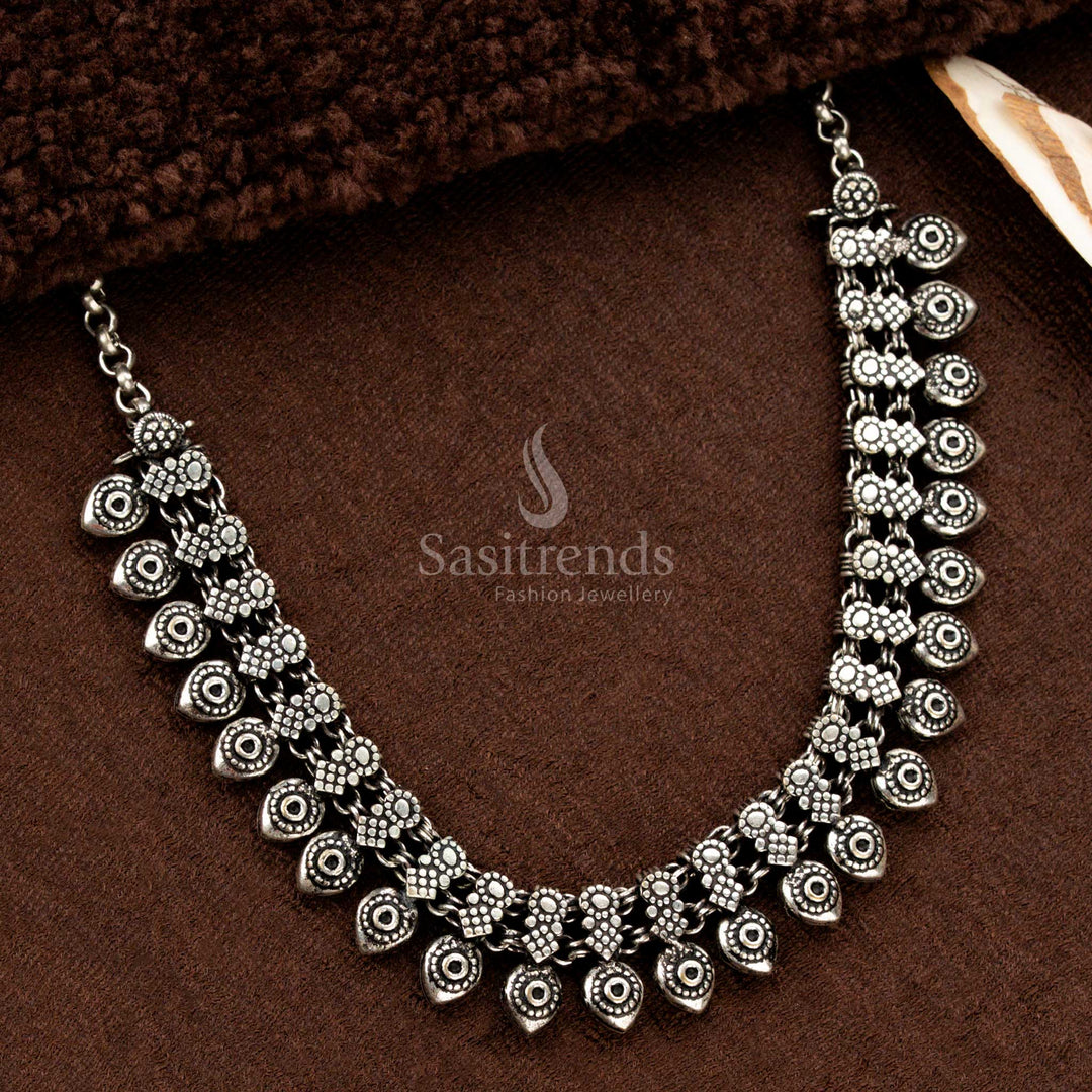 Traditional Floral Chain Necklace with Hanging Drops – Sasitrends