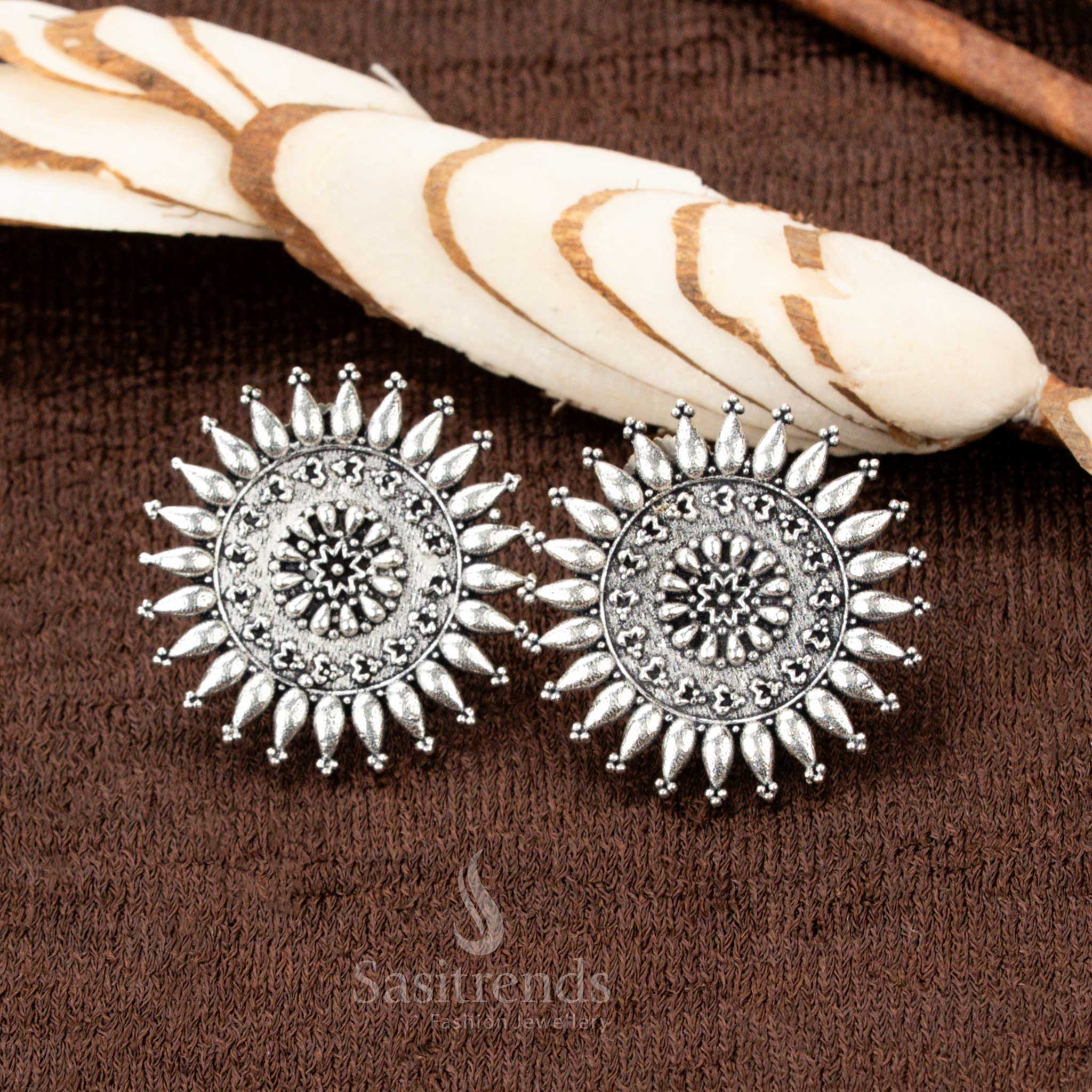 Antique finish Navaratri choker necklace set with sunburst design – Sasitrends