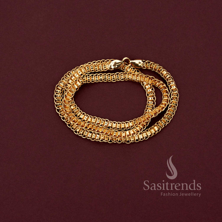 Stylish guaranteed micro gold plated neck chain with classic twin circle box link pattern - Sasitrends
