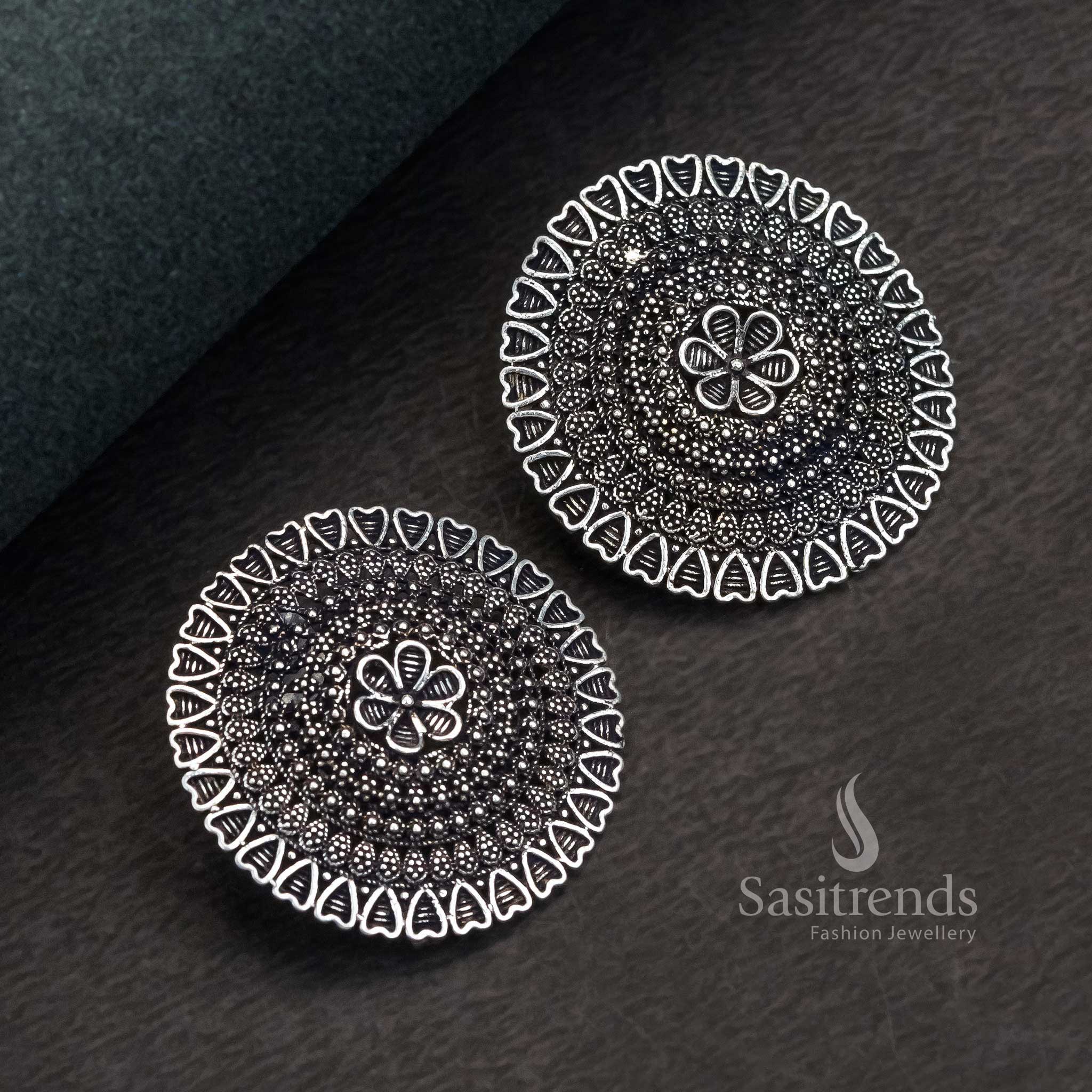 Royal tradition reimagined in this oxidised Kanta earring set for women and girls, crafted with vintage metal finish and classical patterns – Sasitrends