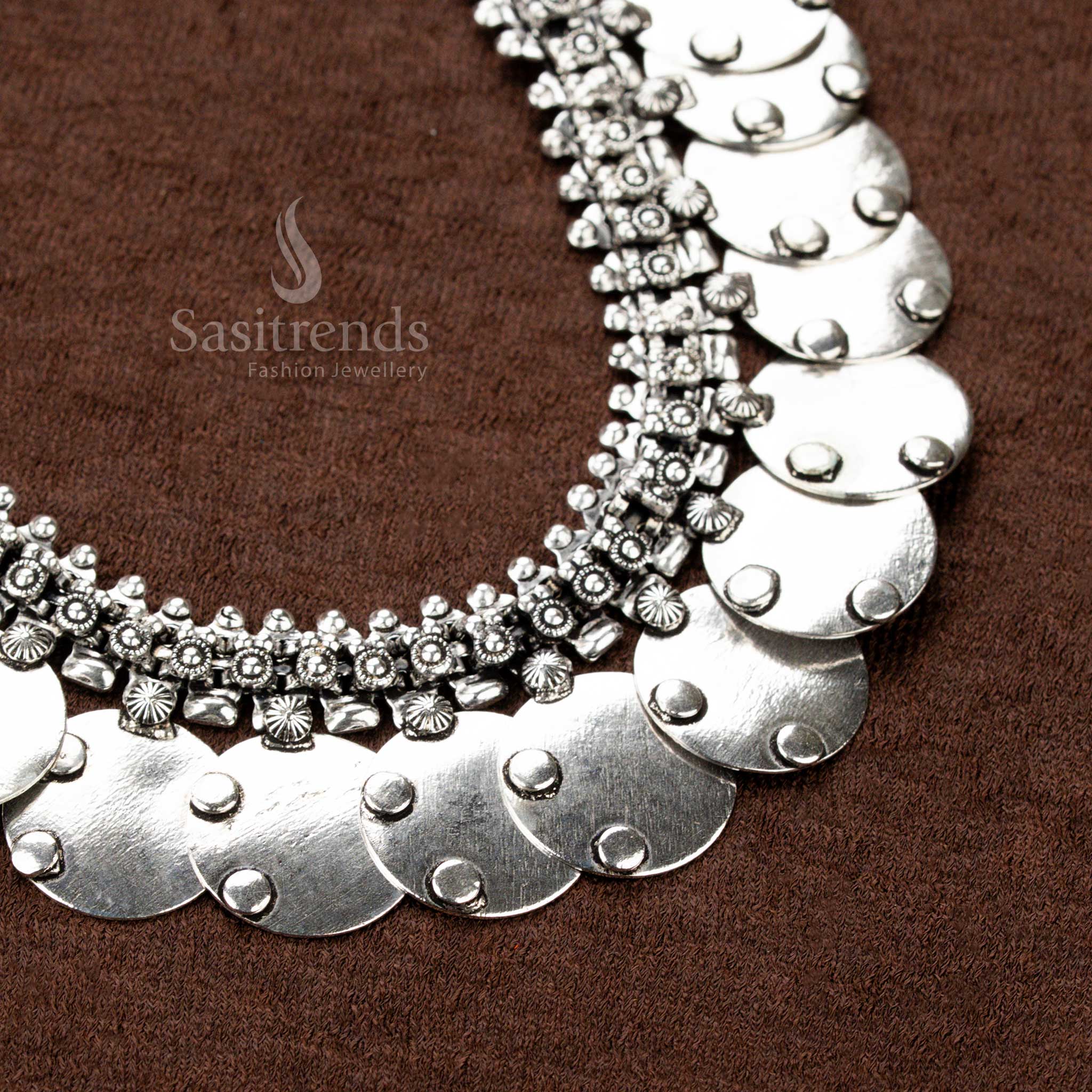 Oxidised necklace with dome circle design and antique floral chain – Sasitrends