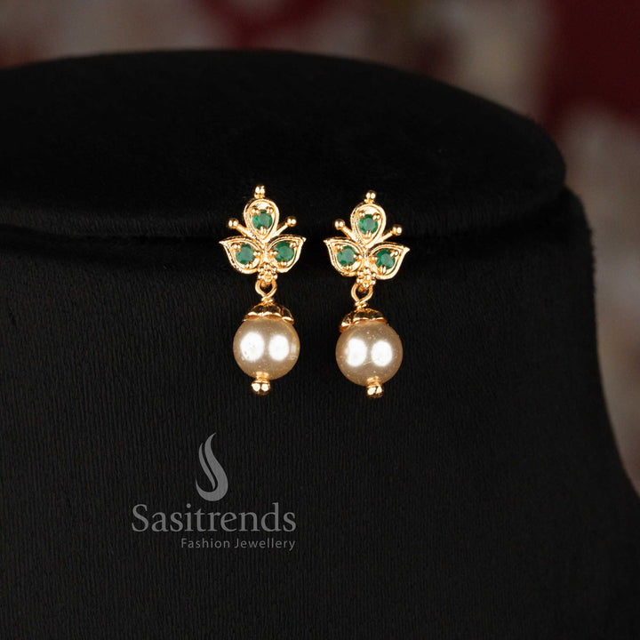 Elegant micro gold plated flexible chain necklace with floral pearl pendant that looks like real gold - Sasitrends