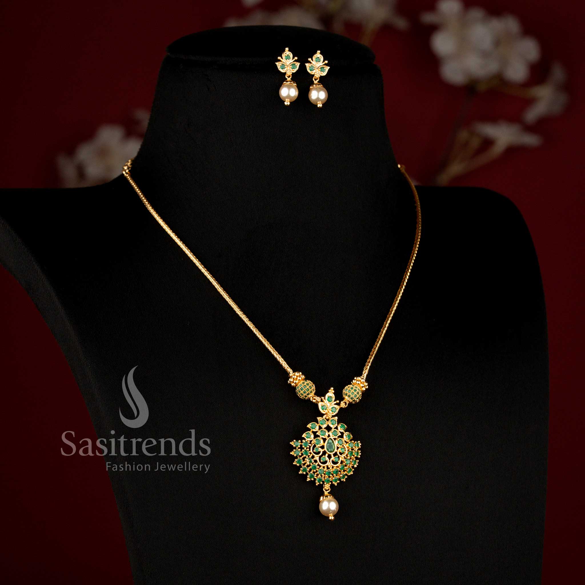 Elegant micro gold plated flexible chain necklace with floral pearl pendant that looks like real gold - Sasitrends