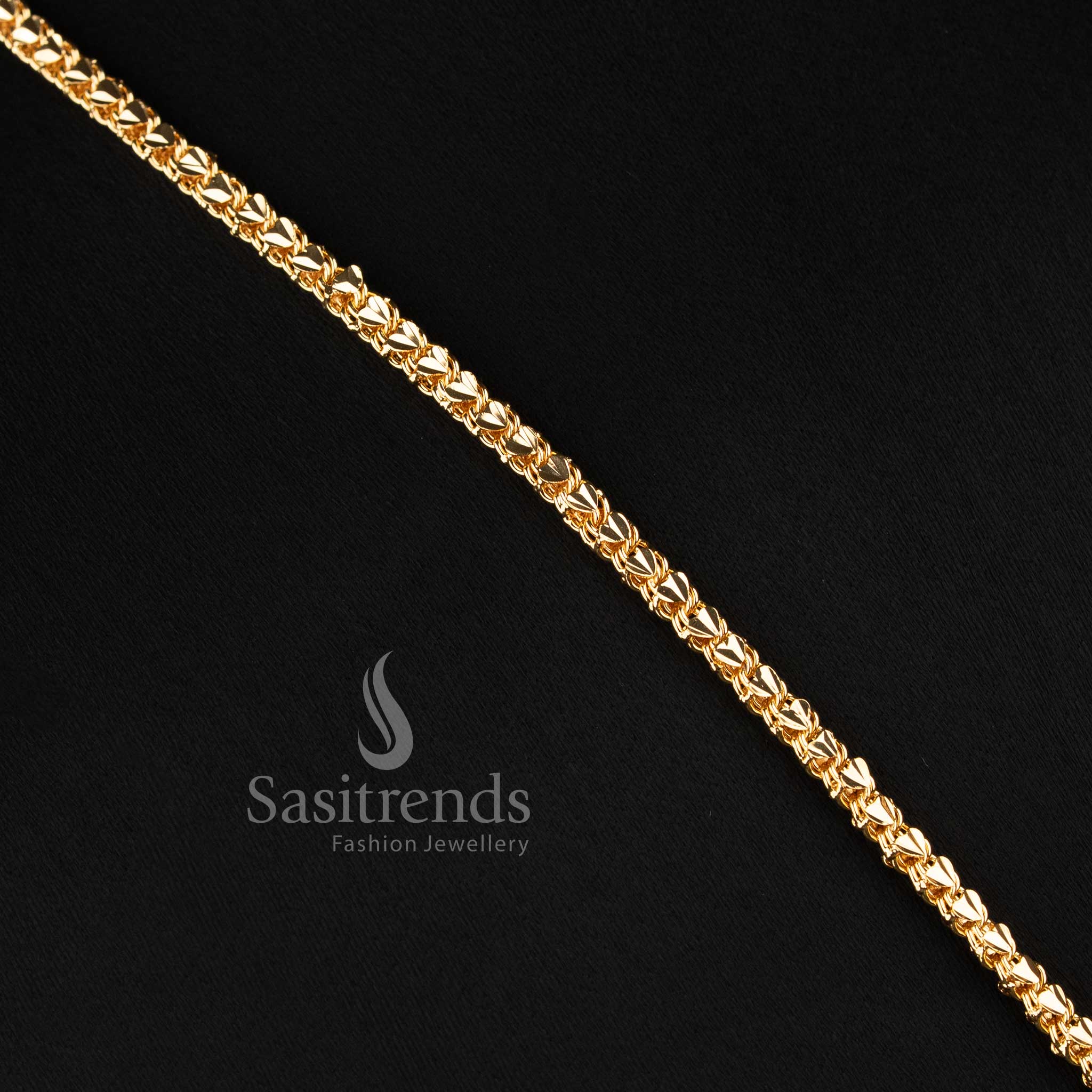 Guaranteed 24 carat look gold plated traditional long pendant necklace ensemble for grand silk sarees.