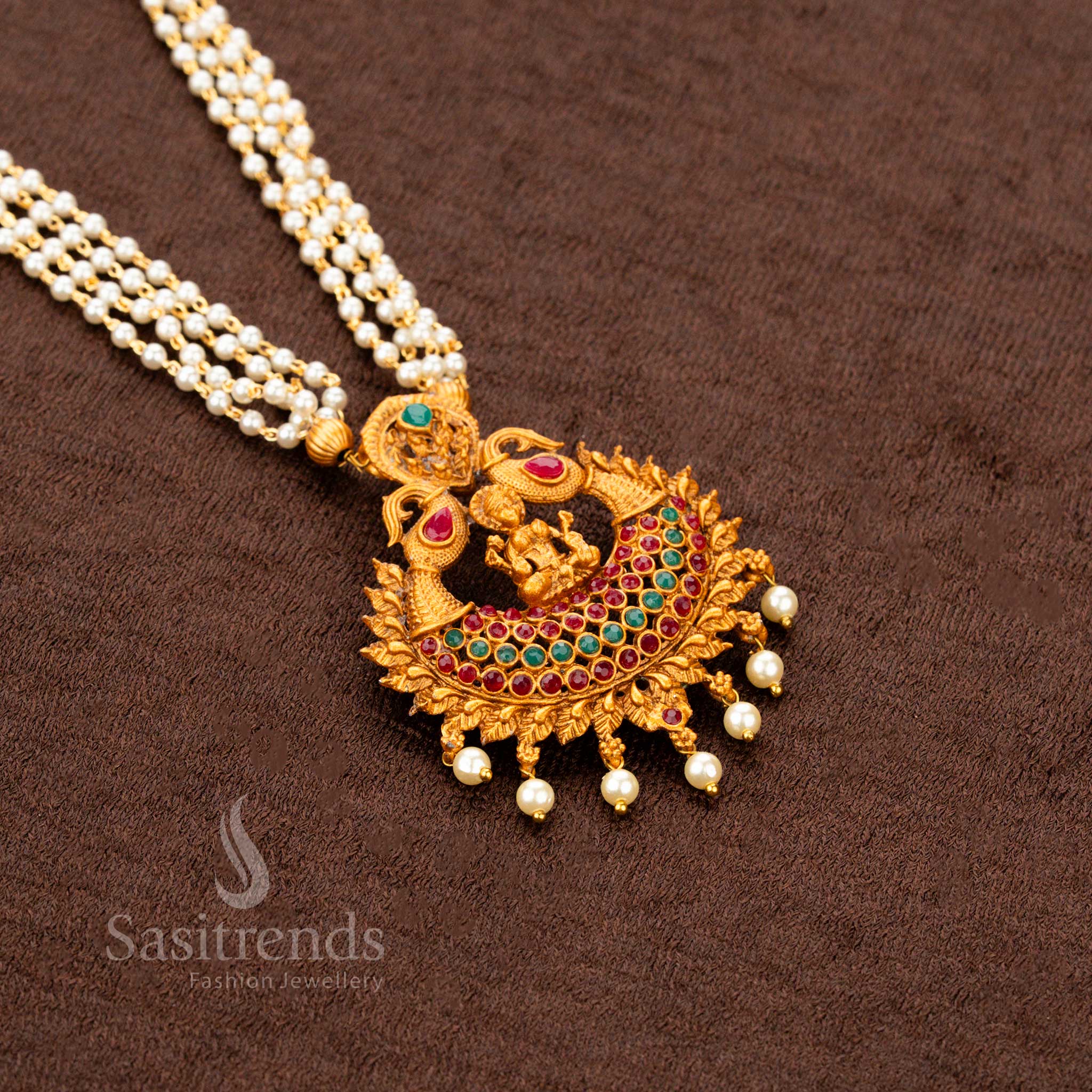 Traditional Lakshmi necklace with floral arch design and pearl beads for saree wear – Sasitrends