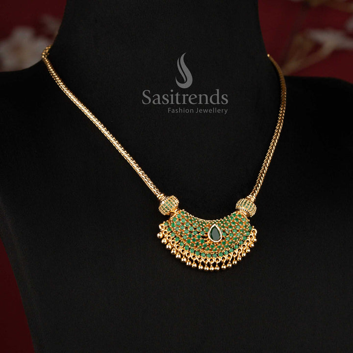 Beautiful crescent pendant flexible chain necklace with elegant craftsmanship - Sasitrends