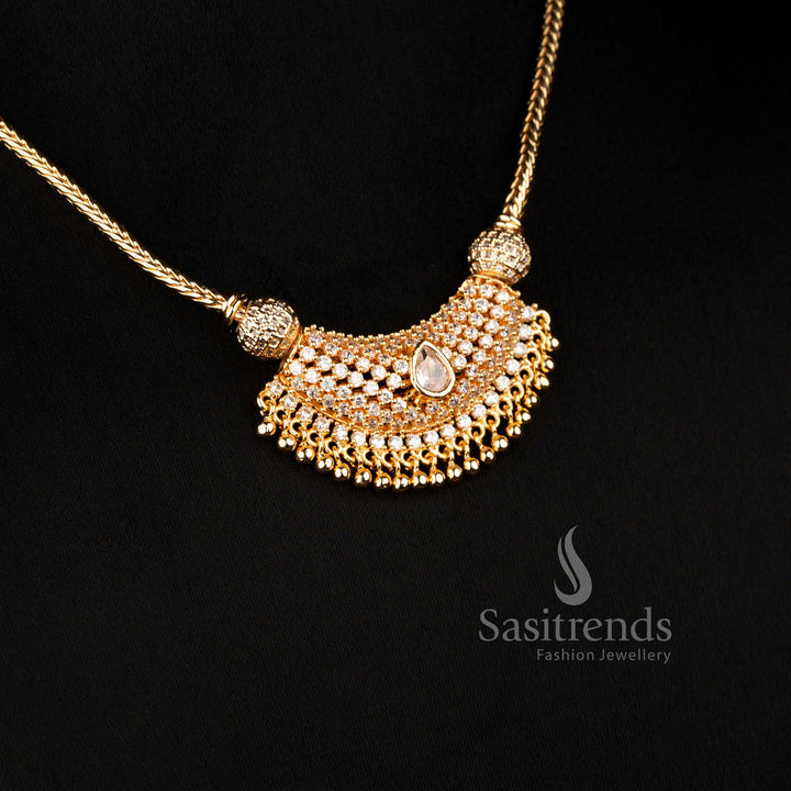 Beautiful crescent pendant flexible chain necklace with elegant craftsmanship - Sasitrends