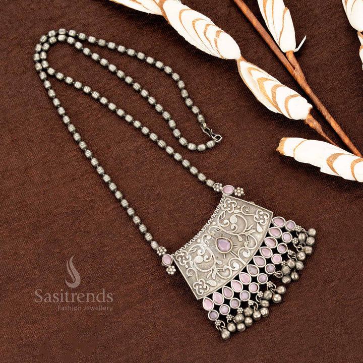 Ethnic oxidised necklace with floral pink stone pendant and vintage tribal-inspired chain detailing in antique silver tone – Sasitrends jewellery

