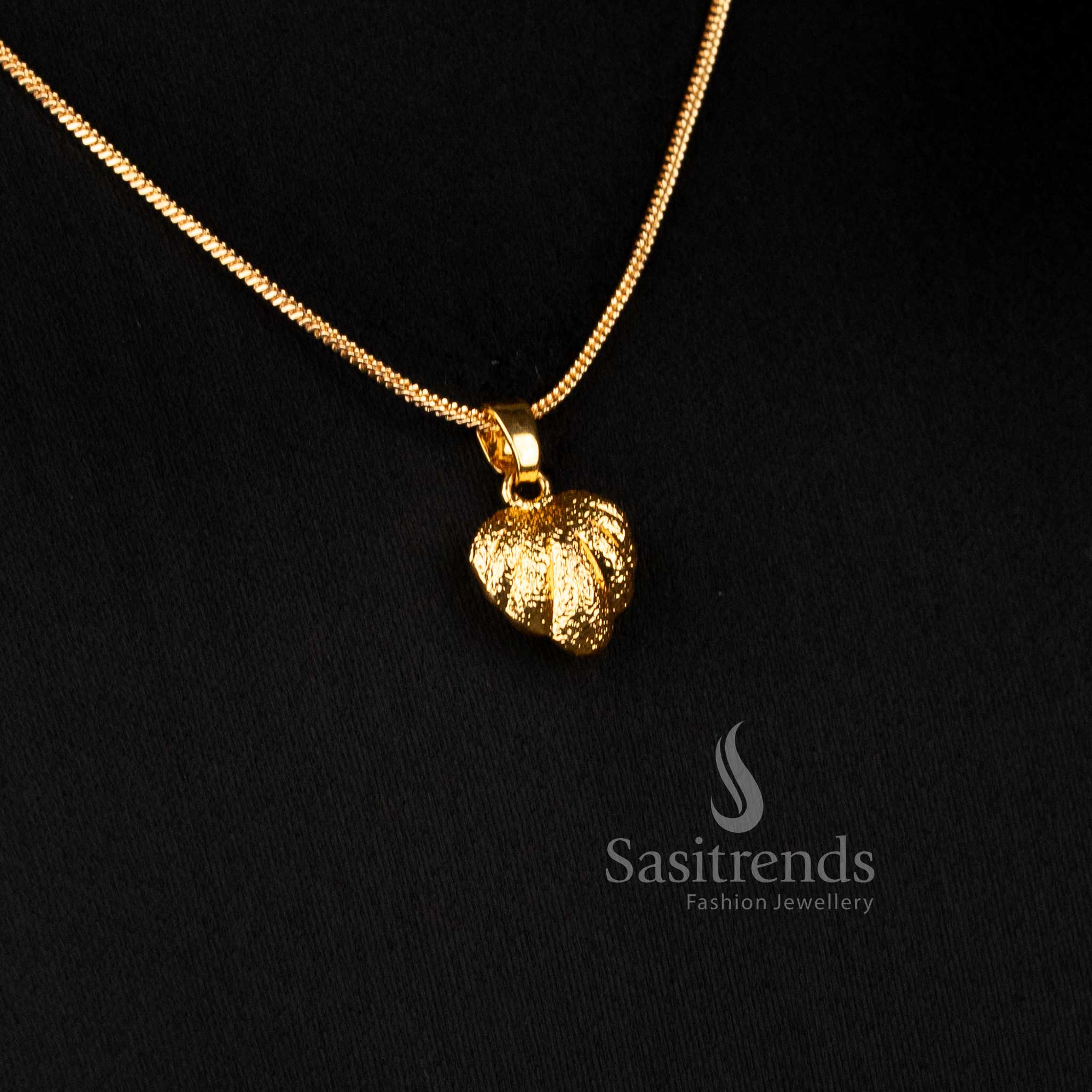Micro Gold Plated Heart Pendant Chain Necklace for Daily Wear Office Wear Trendy Wear and Festive Styling - Sasitrends