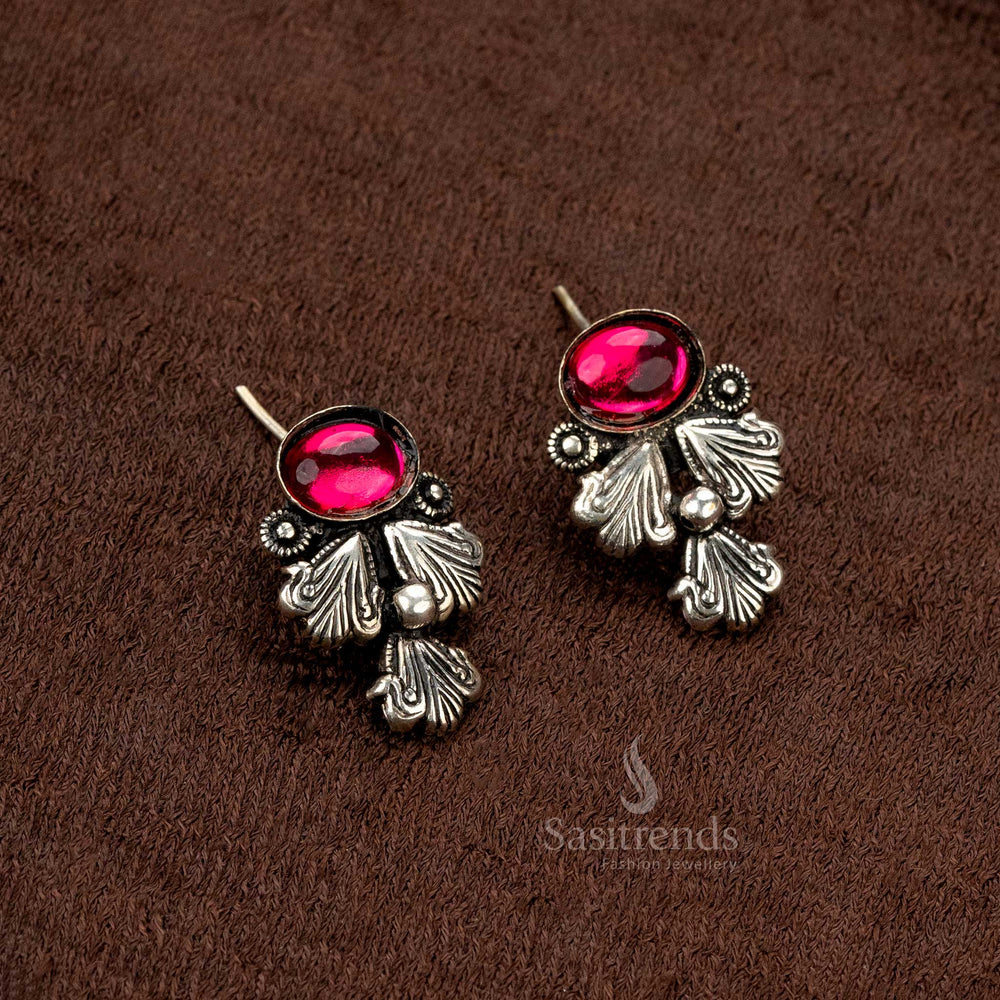 Oxidised engraved pendant earrings set with triple-layer - Sasitrends