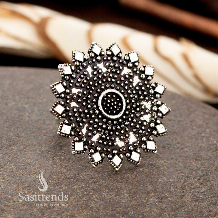 Floral swirl oxidised ring with petal dome pattern for saree styling – Sasitrends