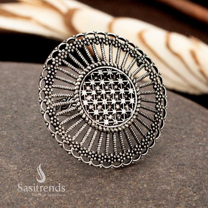Oxidised peacock motif ring with engraved antique finish – Sasitrends