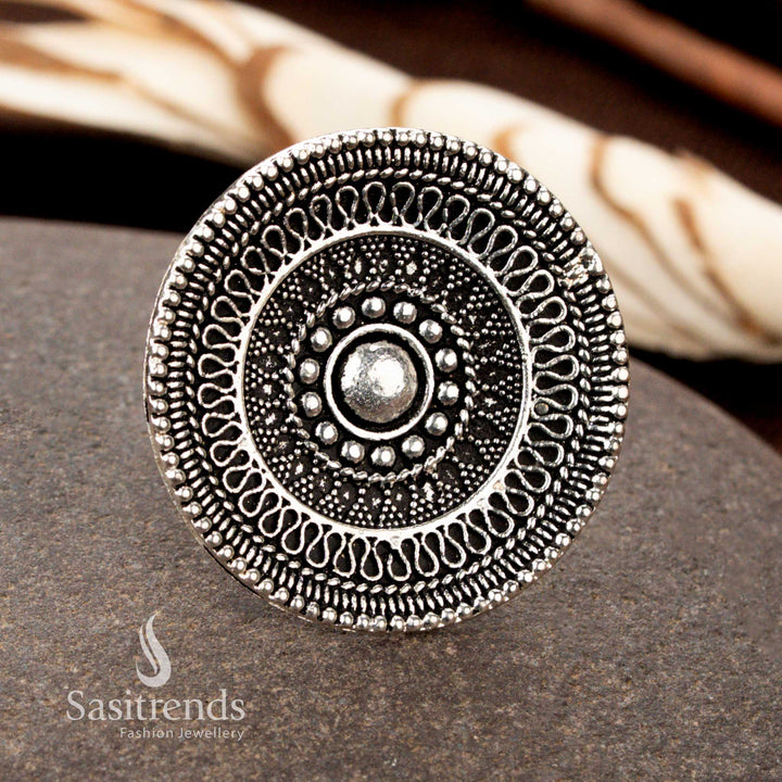 Floral swirl oxidised ring with petal dome pattern for saree styling – Sasitrends