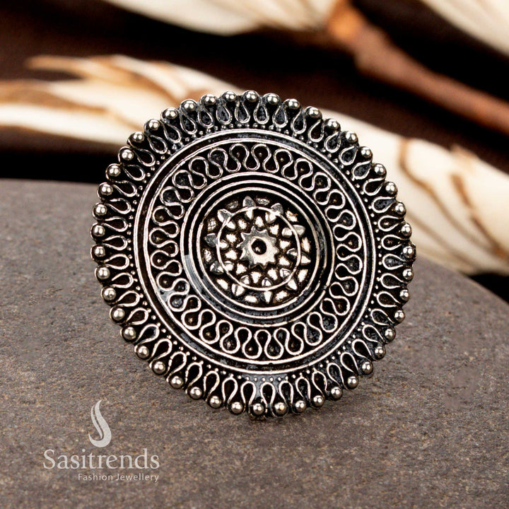Floral swirl oxidised ring with petal dome pattern for saree styling – Sasitrends
