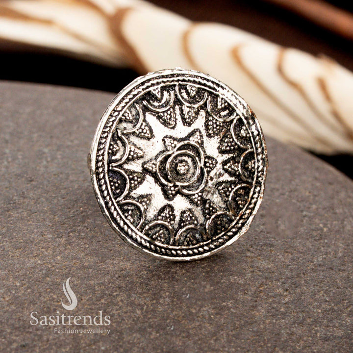 Floral swirl oxidised ring with petal dome pattern for saree styling – Sasitrends