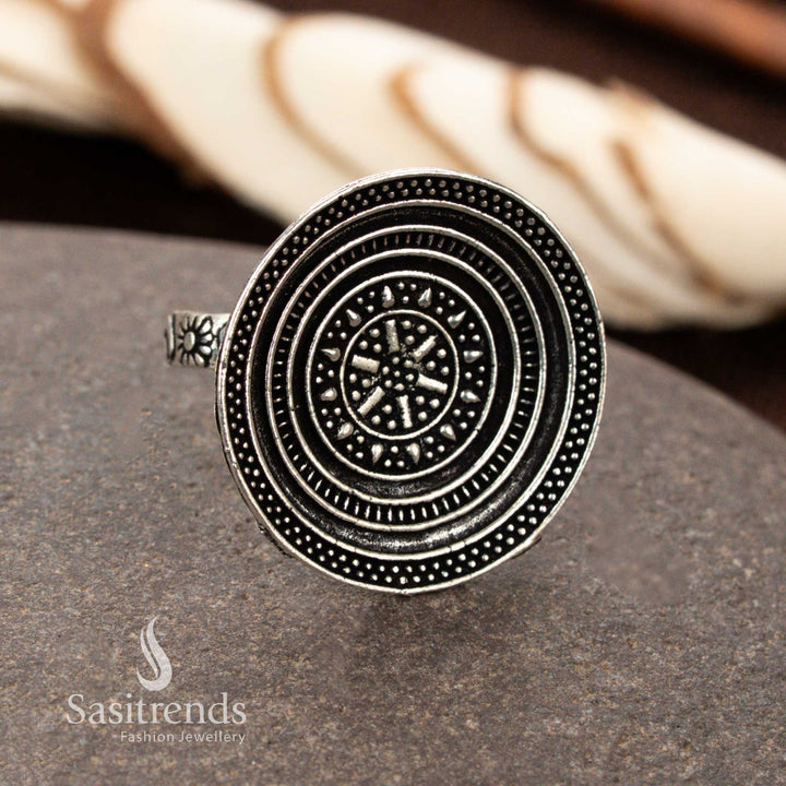 Floral swirl oxidised ring with petal dome pattern for saree styling – Sasitrends