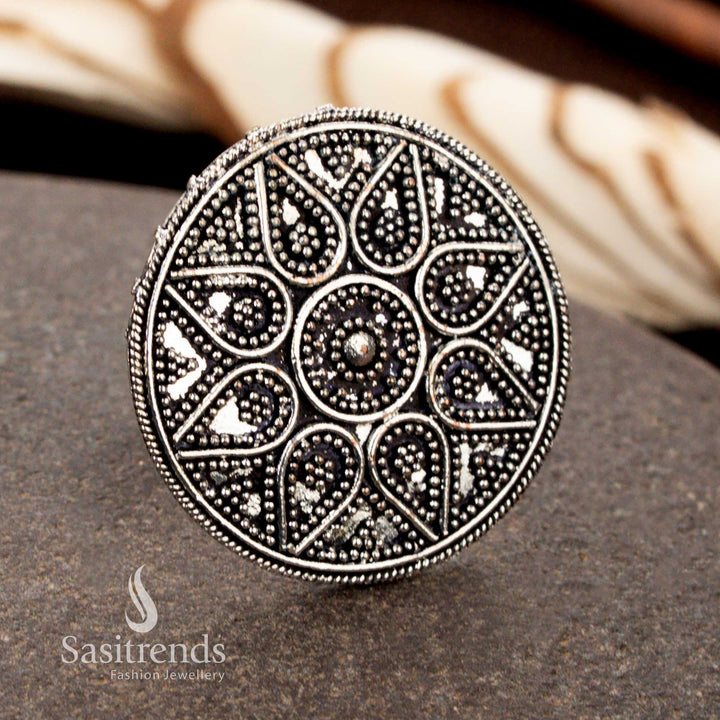 Floral swirl oxidised ring with petal dome pattern for saree styling – Sasitrends