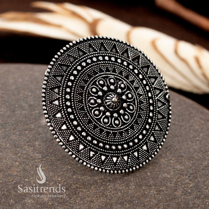 Floral swirl oxidised ring with petal dome pattern for saree styling – Sasitrends