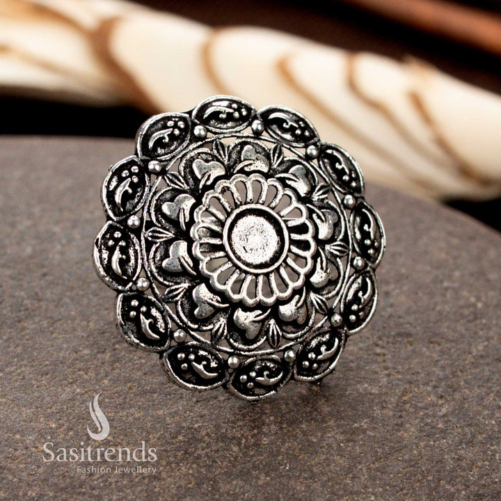 Floral swirl oxidised ring with petal dome pattern for saree styling – Sasitrends