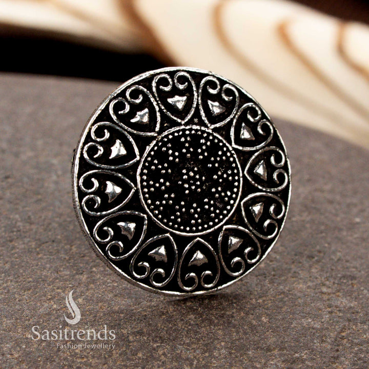 Oxidised ring with engraved antique finish – Sasitrends