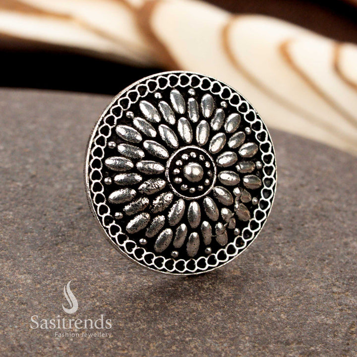 Floral swirl oxidised ring with petal dome pattern for saree styling – Sasitrends