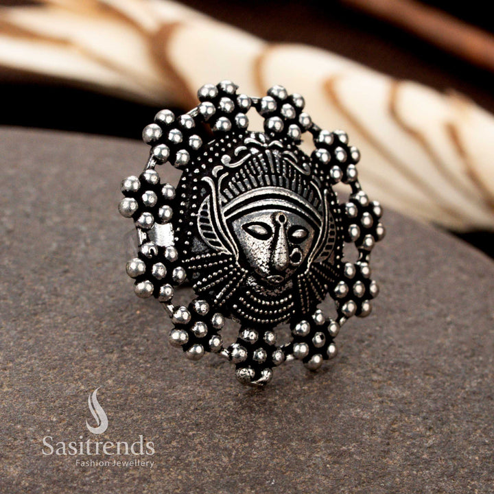 Floral swirl oxidised ring with petal dome pattern for saree styling – Sasitrends