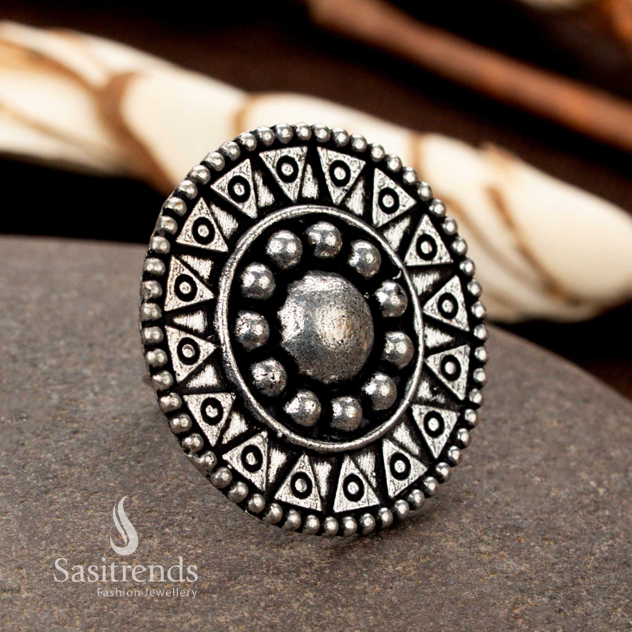 Floral swirl oxidised ring with petal dome pattern for saree styling – Sasitrends