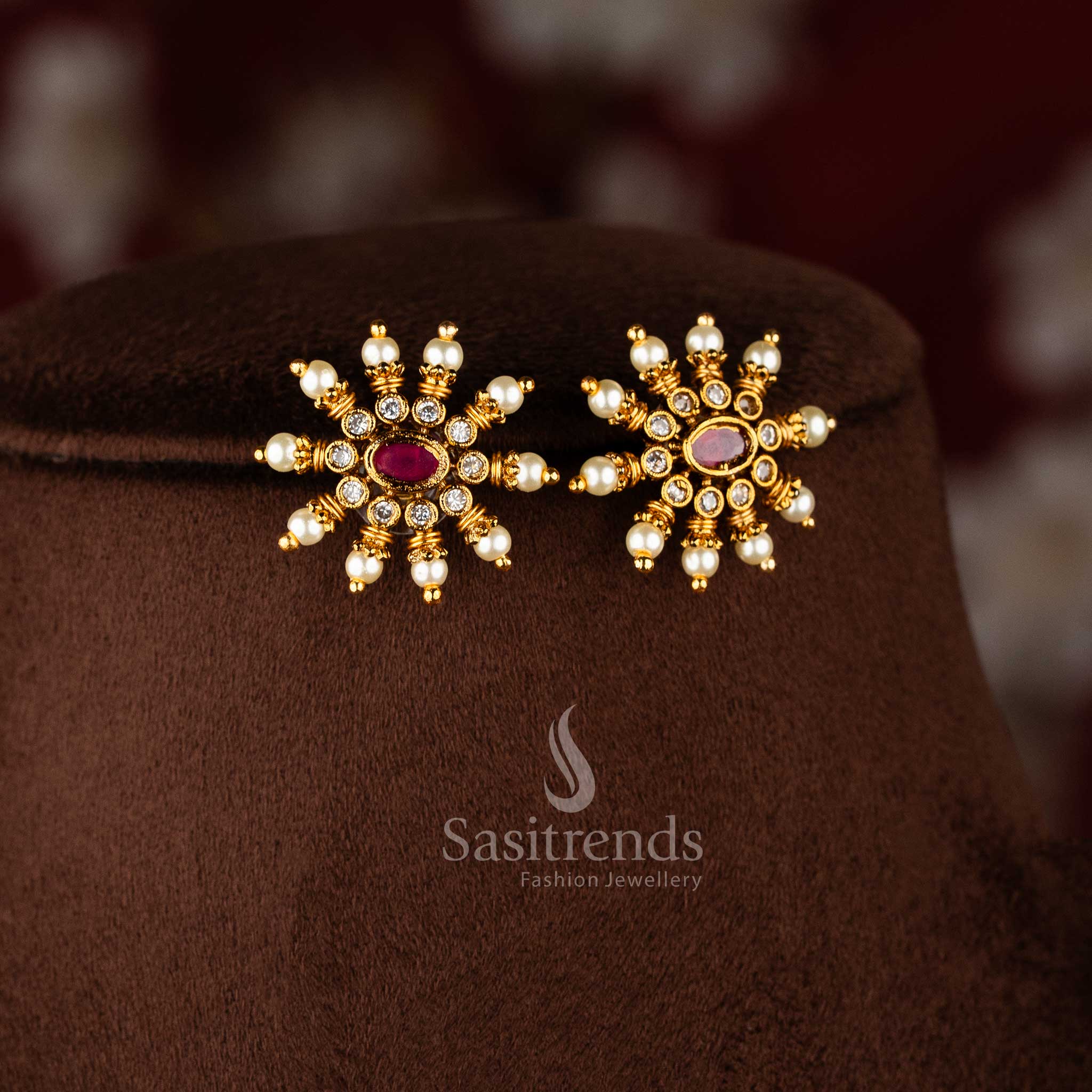 Temple jewellery set with matching floral stud earrings and pearl accents - Sasitrends