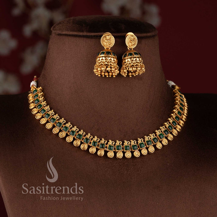 Rich traditional look classic matte gold temple necklace for grand silk sarees.