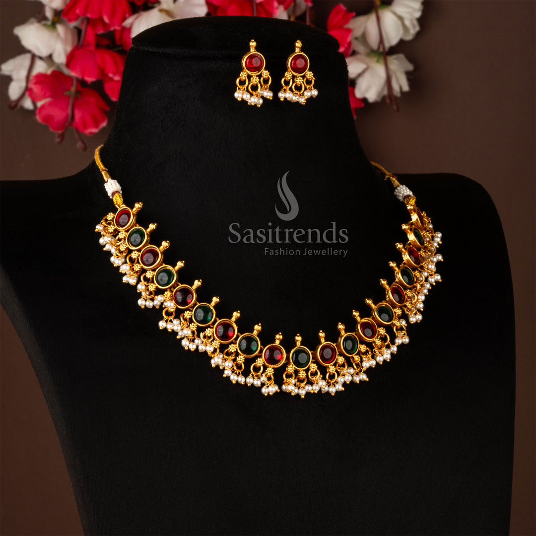 Radiant ruby-green Kemp stone necklace in matte gold with circular detailing, designed for grand ethnic outfits – classic jewellery style – sasitrends